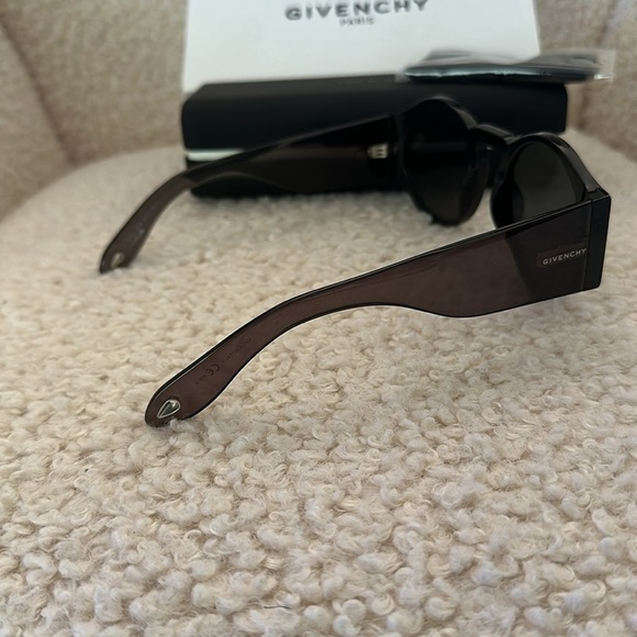 Givenchy Round Frame Black Sunglasses - Picture 5 of 14